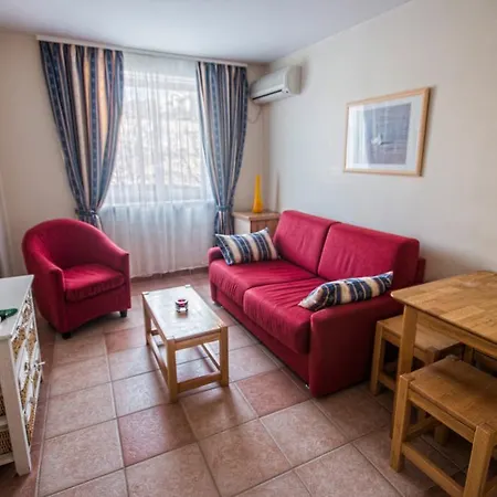 Szálloda Aparthotel Castrum Novum