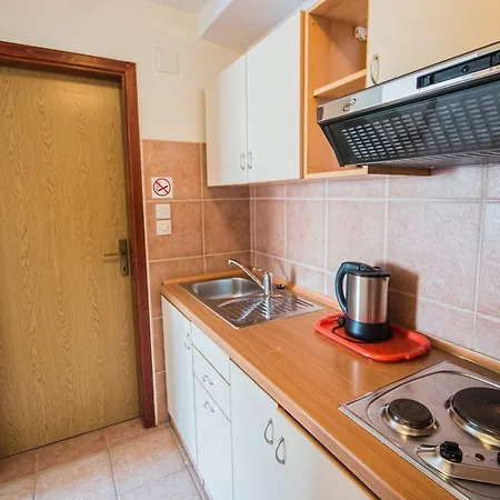 Aparthotel Castrum Novum Szálloda Novigrad Istria