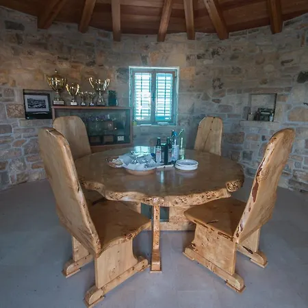 Szálloda Aparthotel Castrum Novum