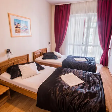 Aparthotel Castrum Novum Szálloda 3*