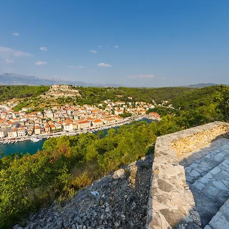 Hotel Aparthotel Castrum Novum 3*