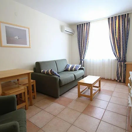 Aparthotel Castrum Novum 3*