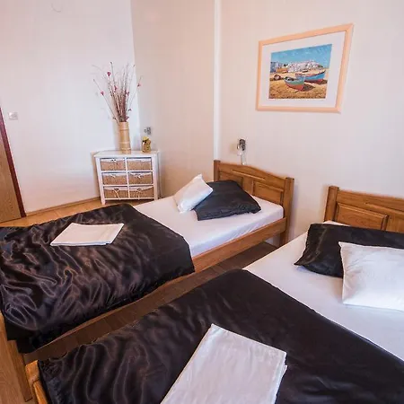 Aparthotel Castrum Novum Szálloda 3*