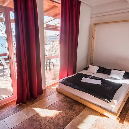 Szálloda Aparthotel Castrum Novum