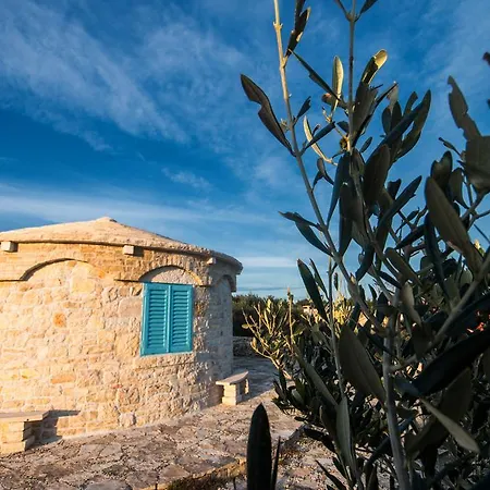 Aparthotel Castrum Novum 3*