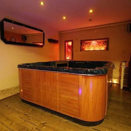 Aparthotel Castrum Novum 3*